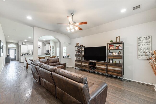 Building Photo - 143 Sunrise Haven Dr