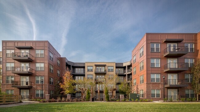 Building Photo - 35 Folly Rd Blvd