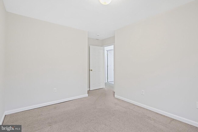 Building Photo - 9473 Clocktower Ln