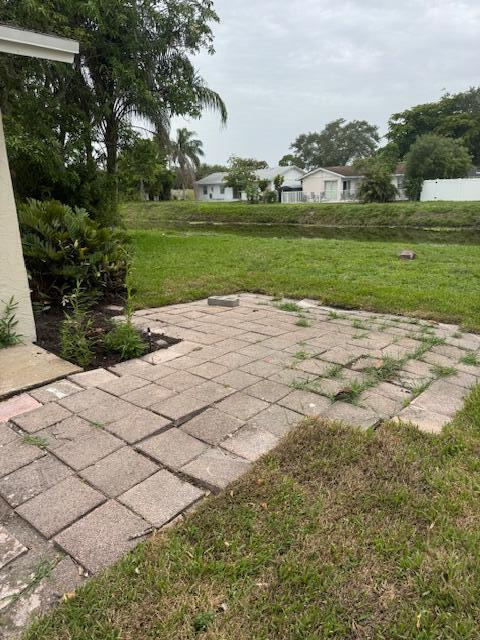 Building Photo - 9743 Saddlebrook Dr