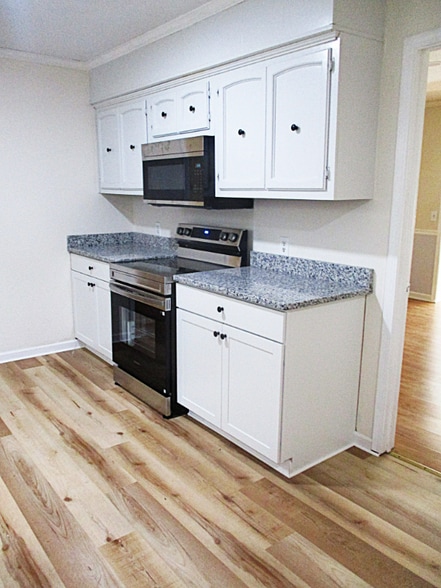 Building Photo - 2 Castlewood Dr SW