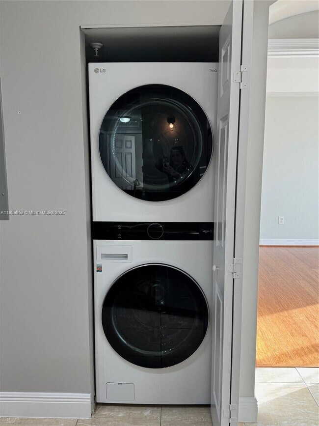 Building Photo - 9021 SW 94th St