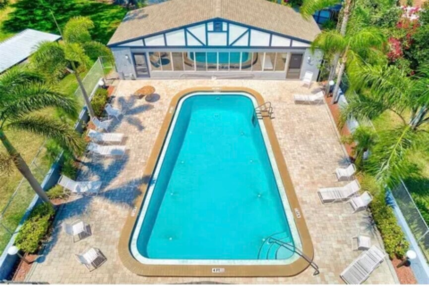 Swimming Pool - 1127 King Arthur Ct