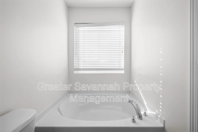 Building Photo - 70 Winter Lake Cir