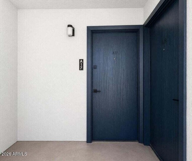 Building Photo - 302 E Monte Vista Rd