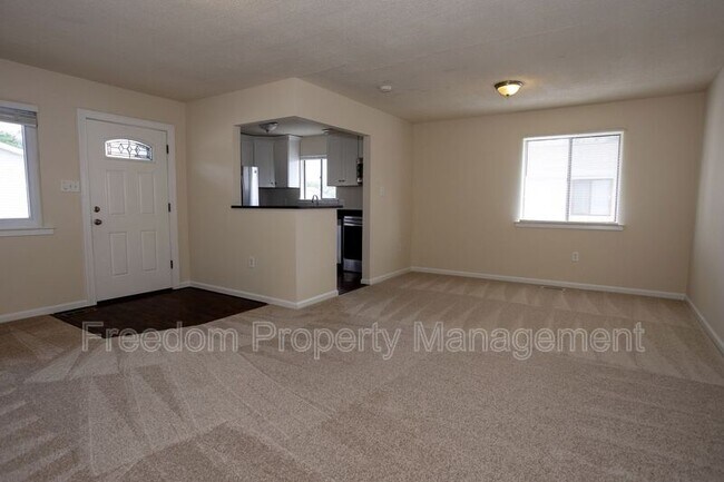 Building Photo - 9327 Woodlea Ct