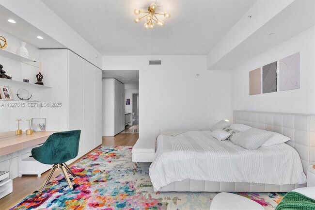 Building Photo - 788 NE 23rd St