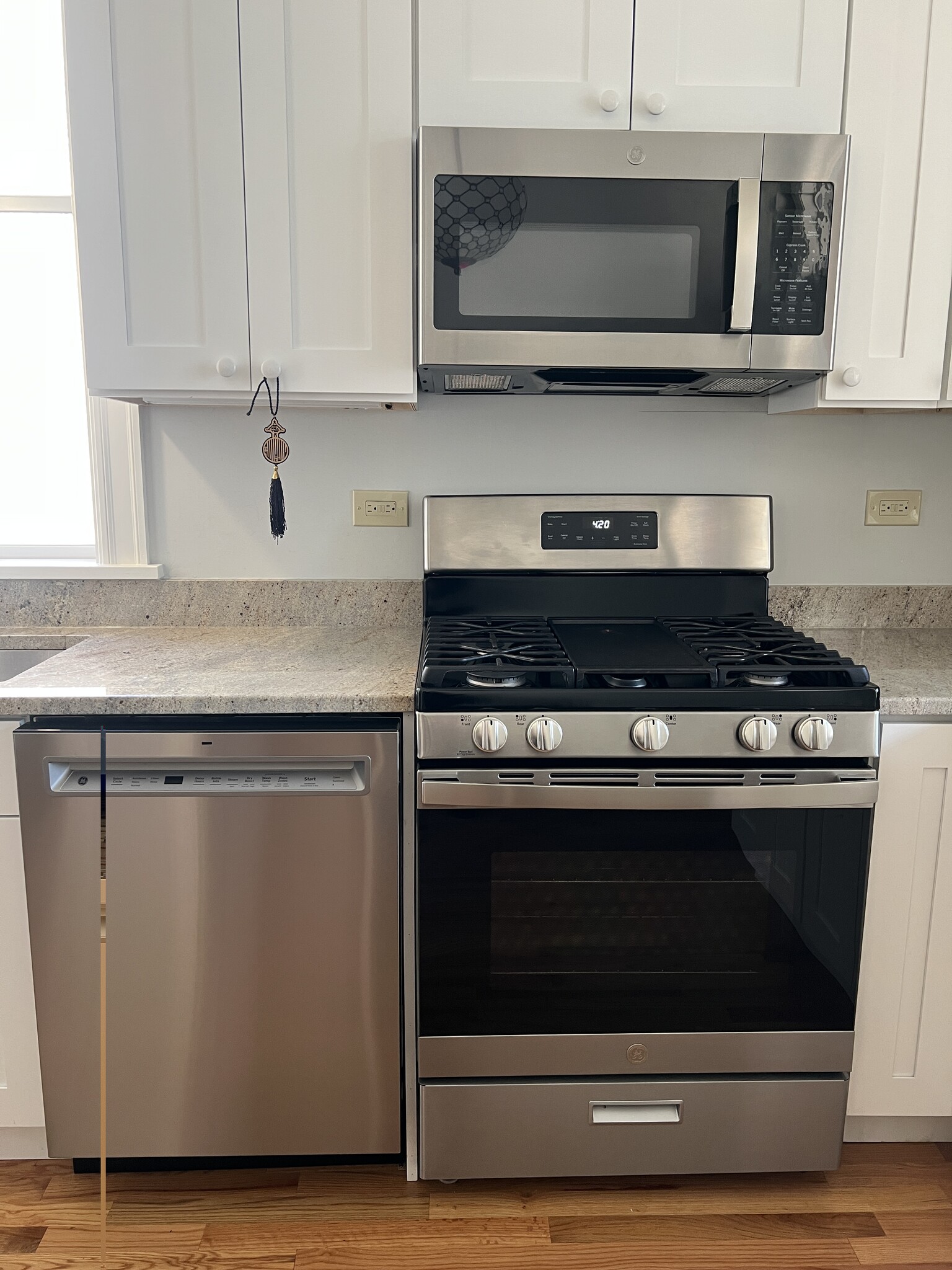 Stainless Steele Dishwasher, Microwave and Range - 3349 W Adams St
