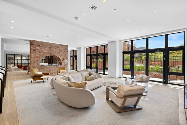 Building Photo - 720 Clinton St