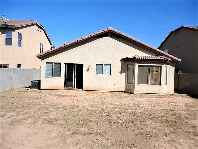 Building Photo - 8417 W Hilton Ave