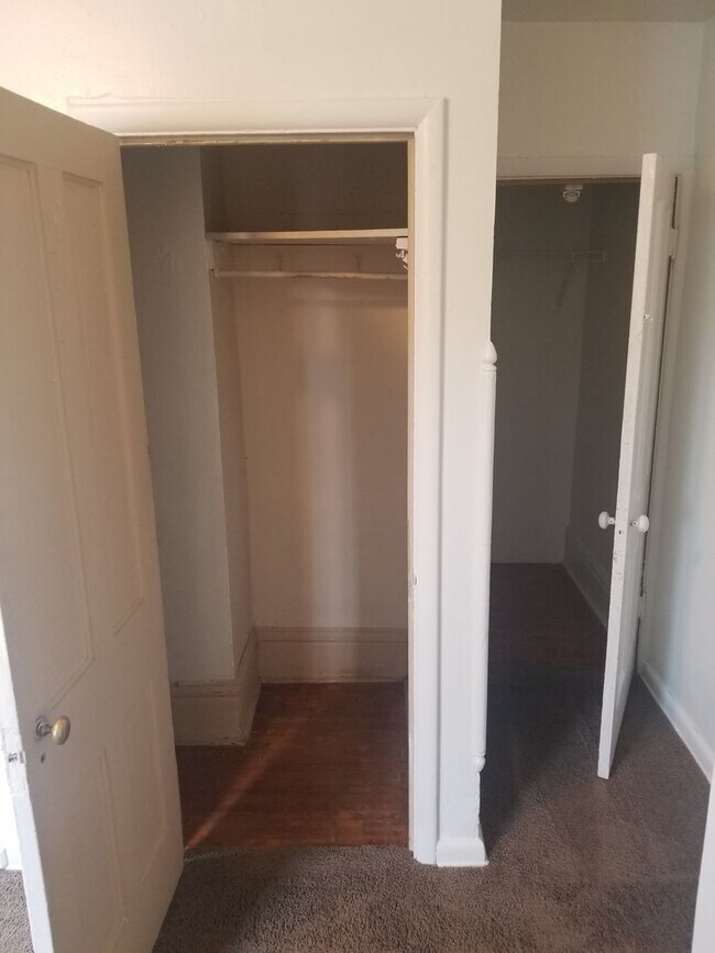 Building Photo - 226  1/2   E.  5TH STREET