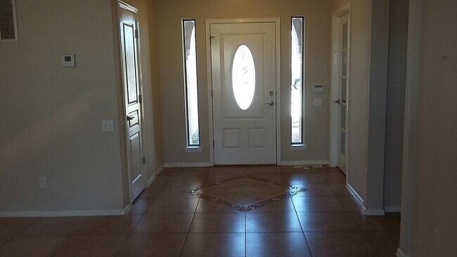 Building Photo - 4 Bedrooms 3 Baths EnergyStar Home