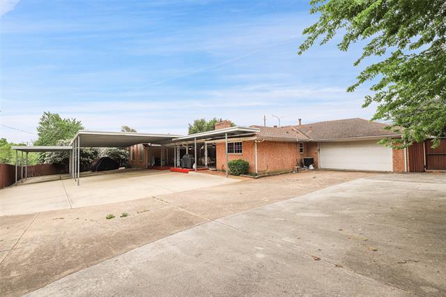 Building Photo - 6545 Lyndon B Johnson Fwy