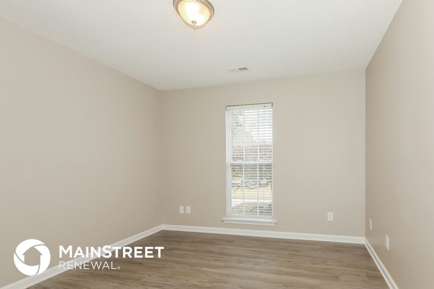 Building Photo - 3212 Leicester Dr