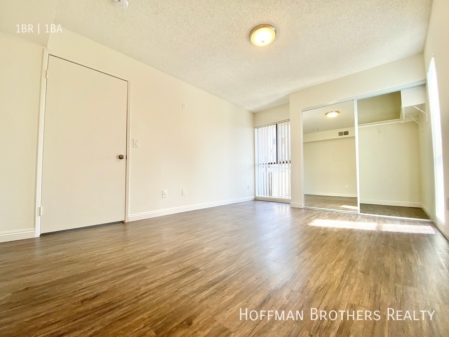 Building Photo - 1725 Grismer Ave