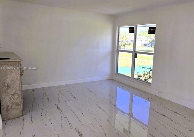 Building Photo - 22335 Montrose Ave