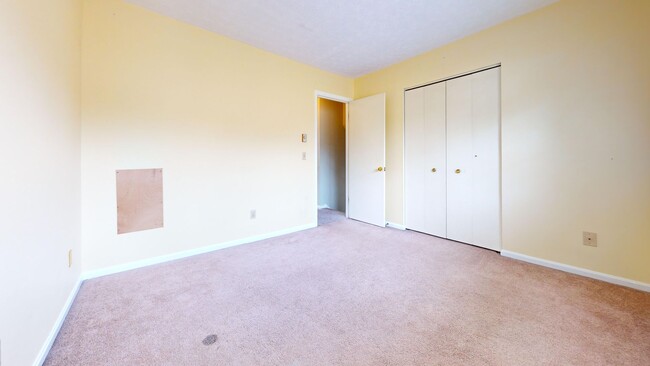 Building Photo - 644-646-646 Sequoia Ln