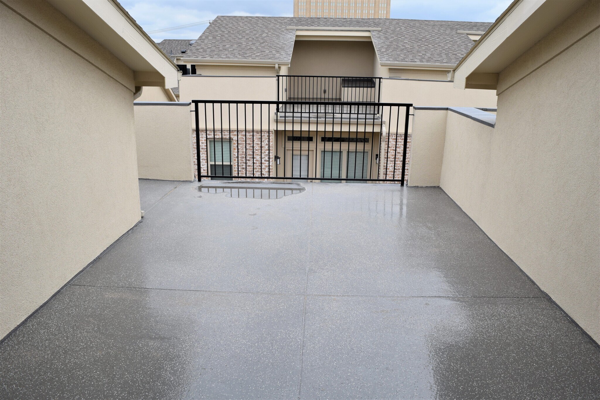 Building Photo - 1310 Rancho Mirage Dr