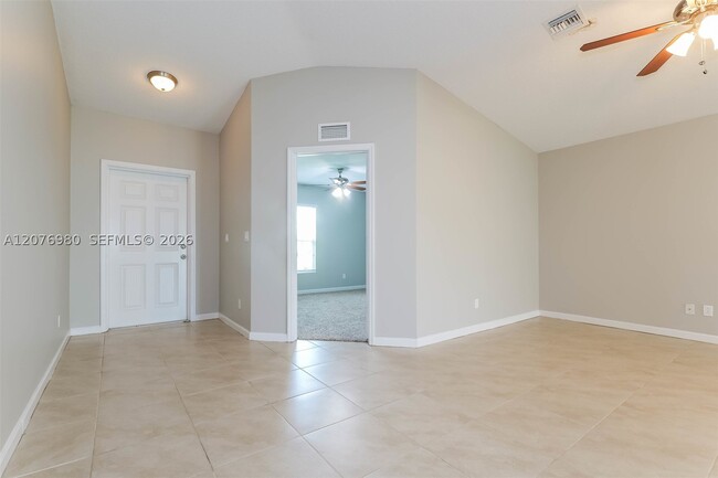 Building Photo - 991 Southwest