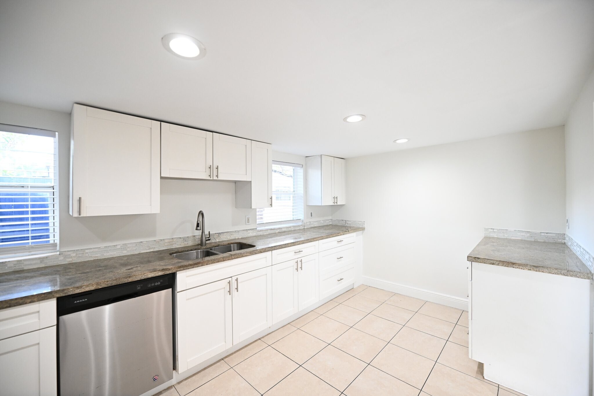 Building Photo - 2507 N 66th Ave