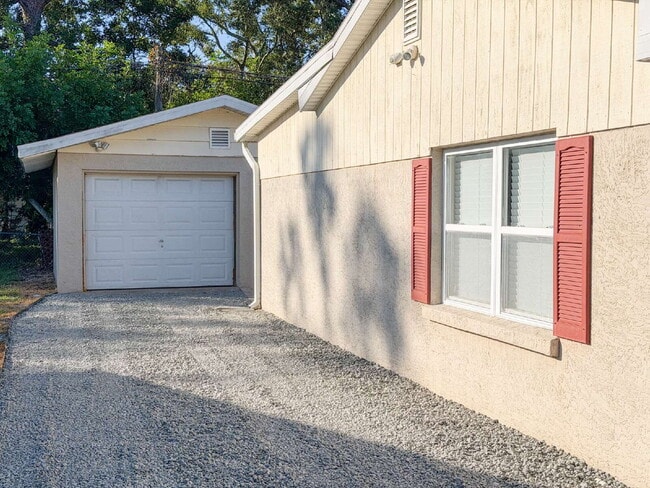 Building Photo - RENT THIS HOME WITH ZERO DEPOSIT MOVE IN: Beautiful Completely Updated 3 Bed / 2 Bath Home in Sou...