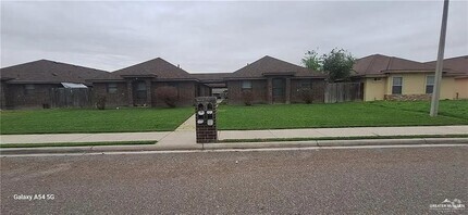 Building Photo - 3012 E Diamondhead Ave