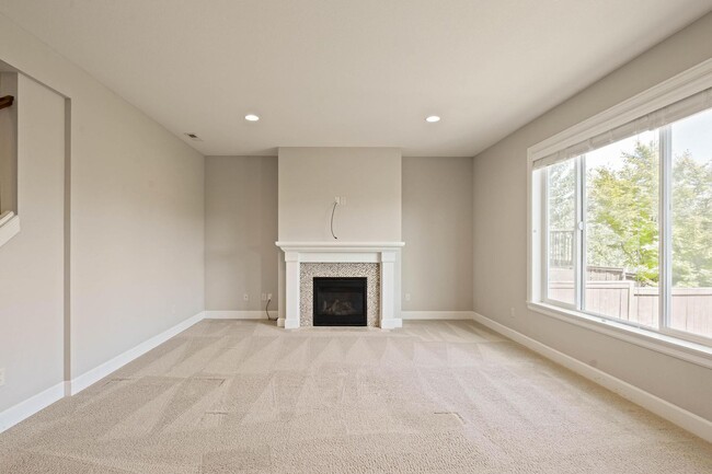 Building Photo - Spacious 4-bdrm/3-bath in North Bethany—Ga...