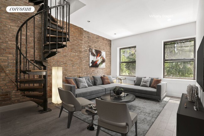 Building Photo - 8 E 74th St