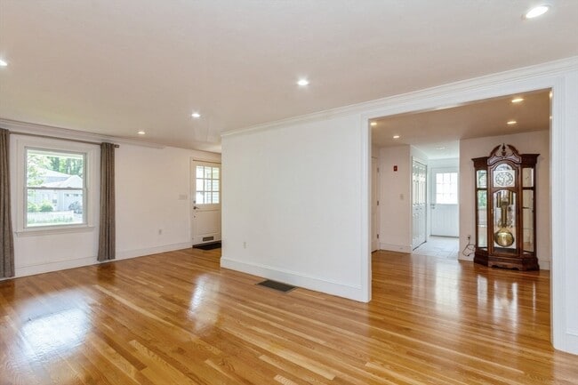 Building Photo - 37 Philbrick Rd