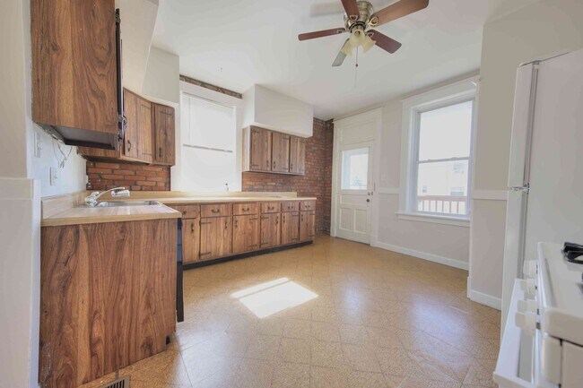 Building Photo - 4330 Gertrude Ave