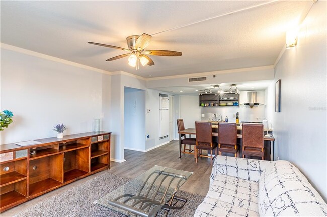 Building Photo - 701 S Madison Ave