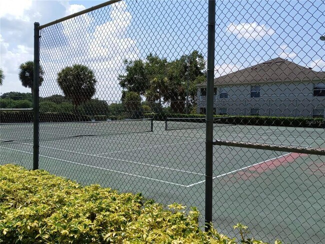 Building Photo - 510 Cranes Way