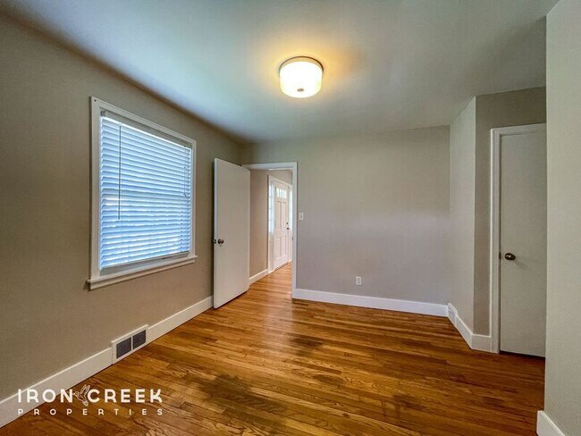 Building Photo - 21 Brevard Rd