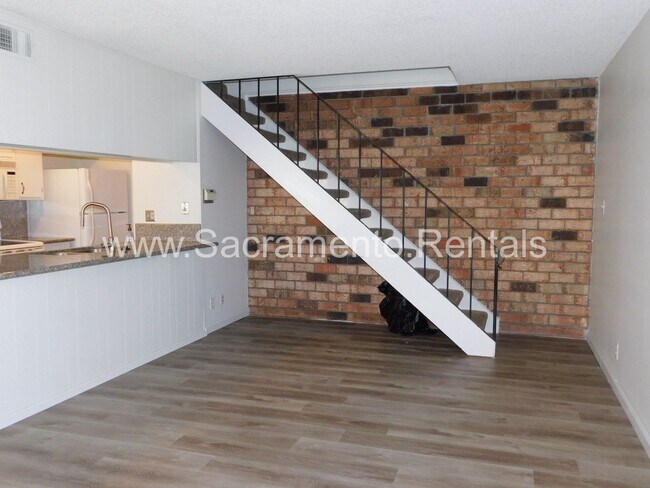 Building Photo - Affordable 2bd/1ba Fourplex with Garage ne...