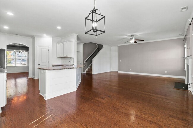 Building Photo - 4 Bedroom in Mimosa Bay with BONUS and BOA...