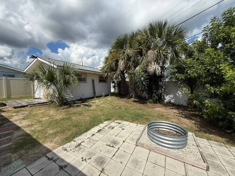 Building Photo - 23 Hibiscus Dr