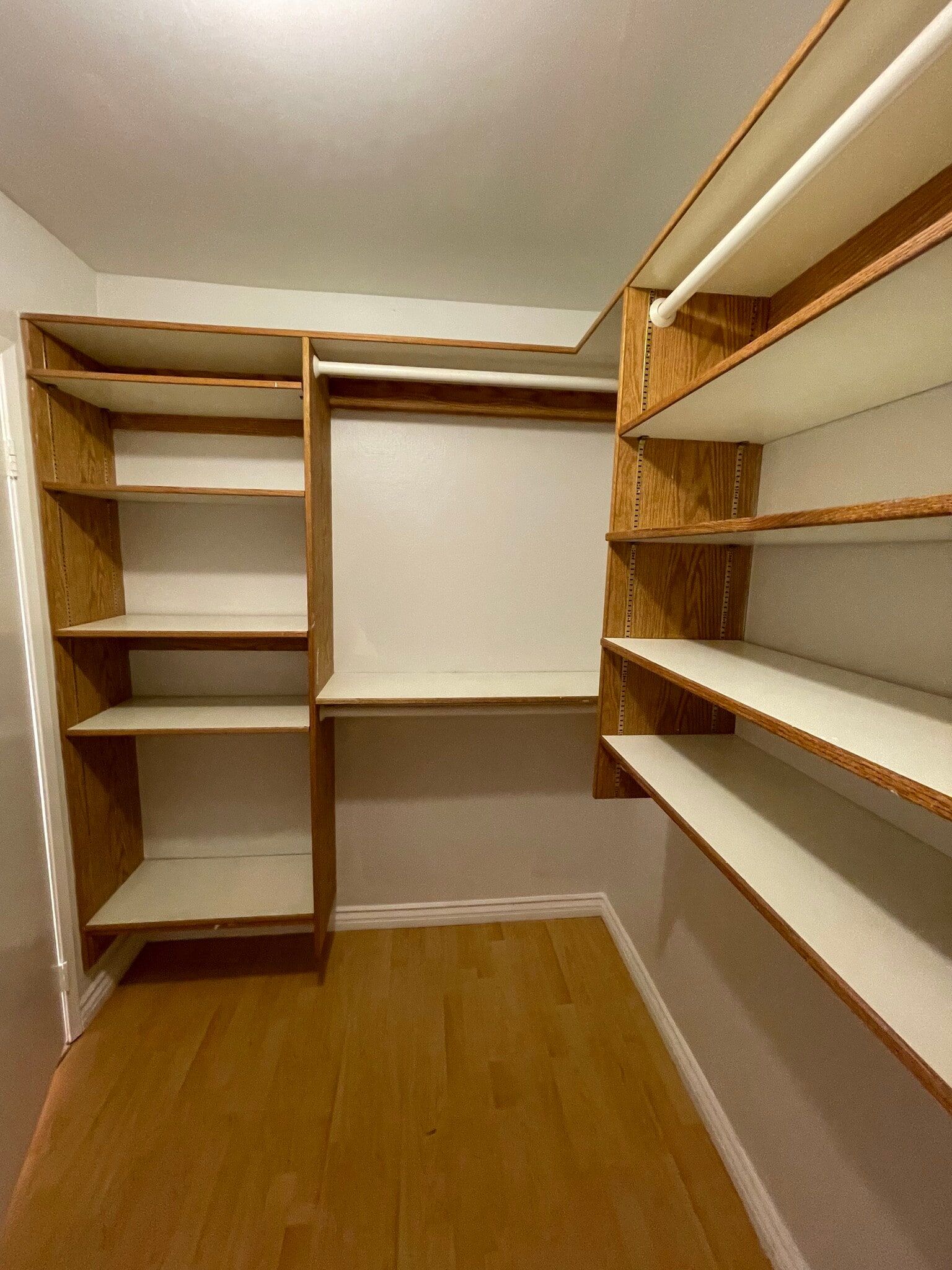 master walking closet - 4728 Park Granada