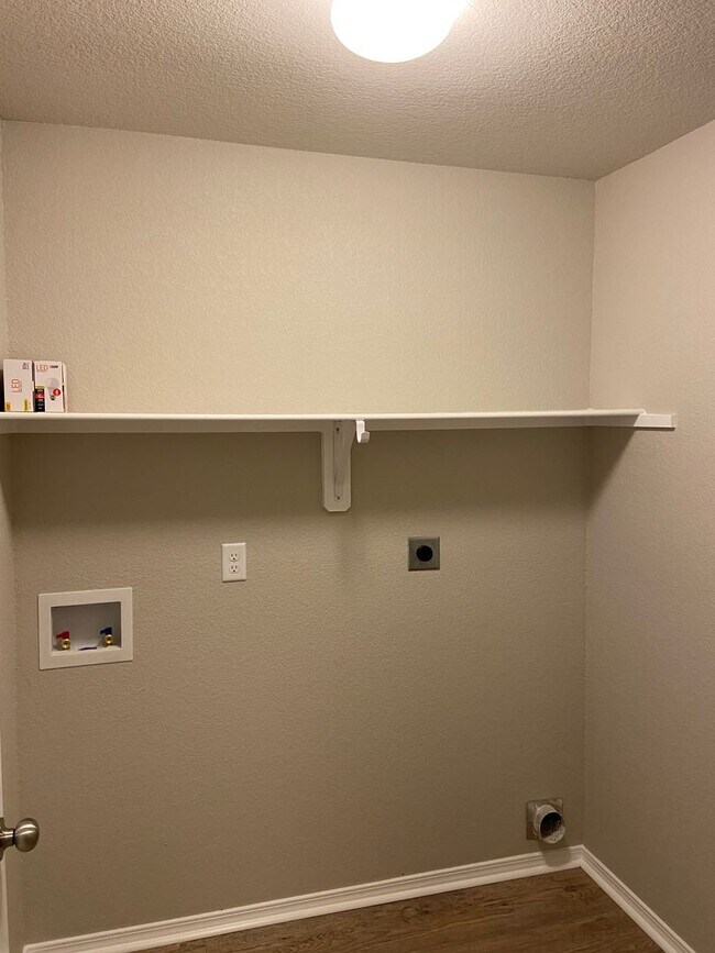 Building Photo - *Pre-leasing* Four Bedroom | Two Bath Home...