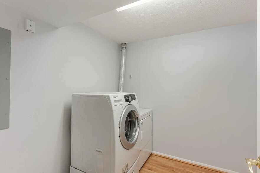 Building Photo - 1548 Butler Ct