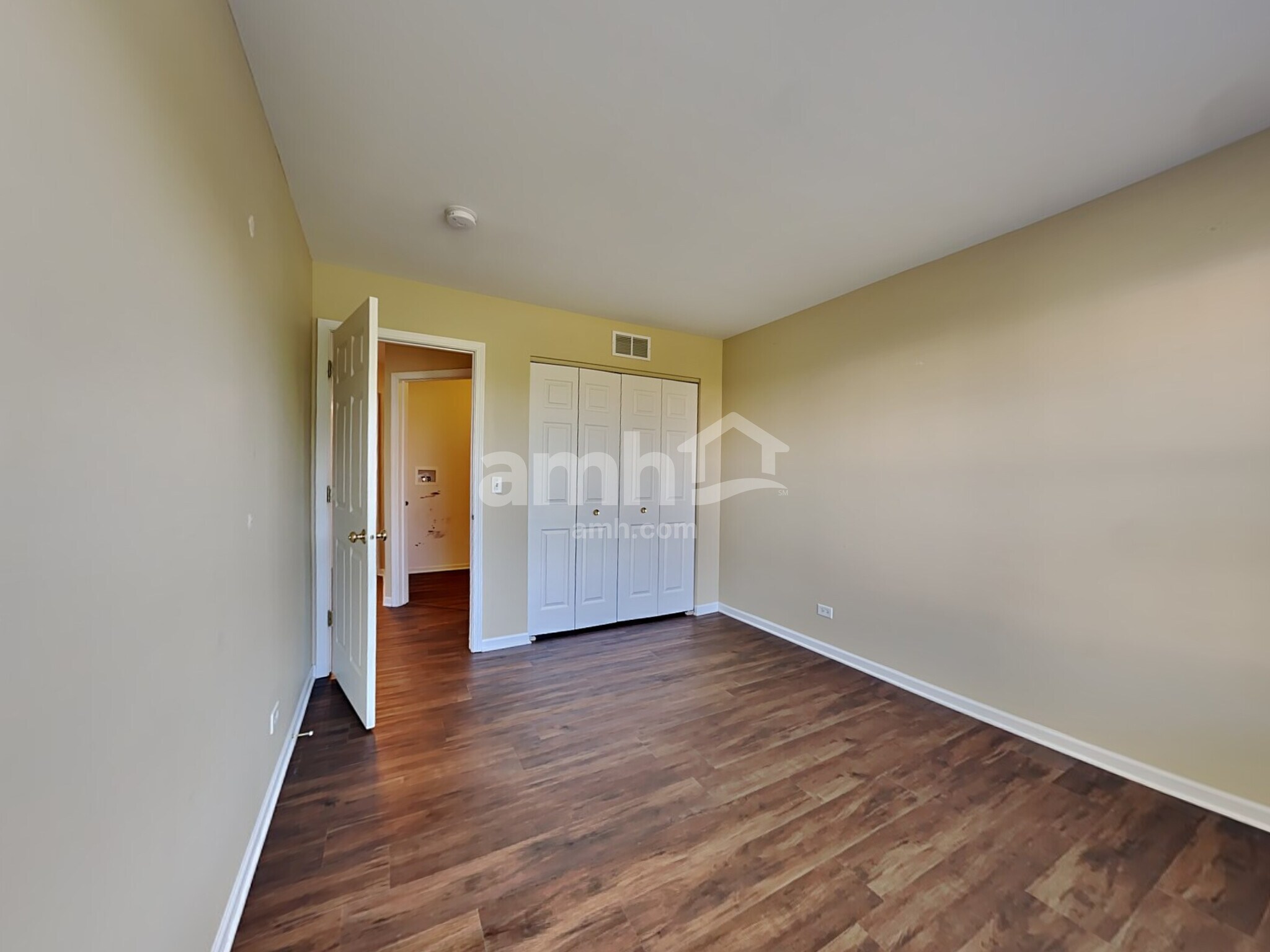 Building Photo - 1350 W Crane View Ct