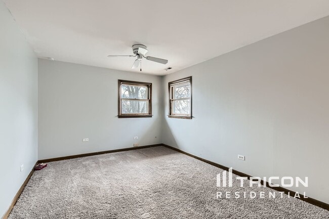 Building Photo - 5009 Elm Cir Dr
