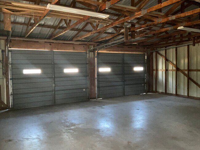 Building Photo - **APPLICATION RECEIVED**  AMAZING 3 bedroom 2 Bath home with detached GARAGE/WORKSHOP in Marble F...