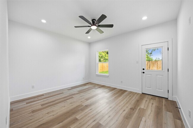 Building Photo - 8531 Rinn St