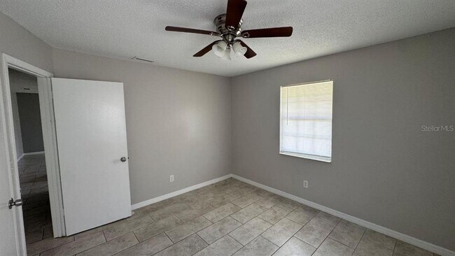 Building Photo - 37321 Safari Dr