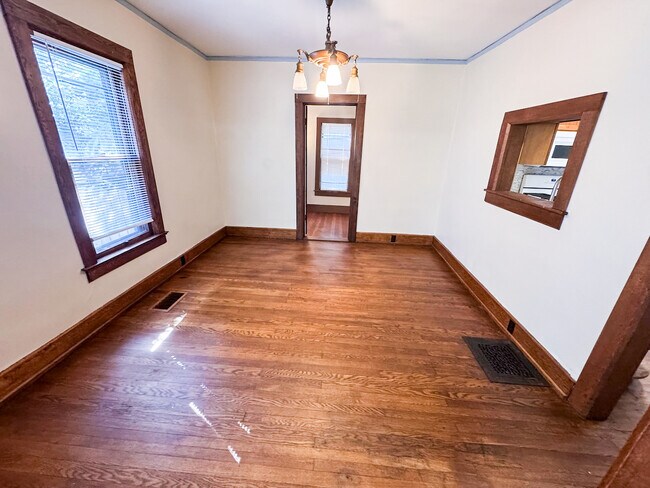 Building Photo - 307 Cascadilla St