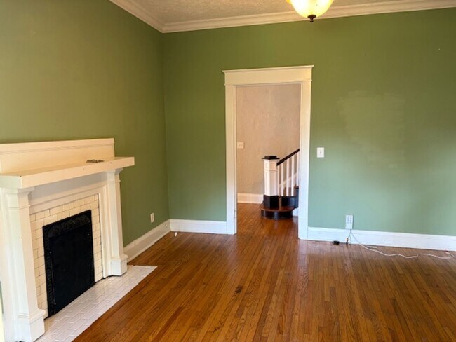 Building Photo - Historic Downtown Murfreesboro TN 3050 SF, 5BR/2BA for rent