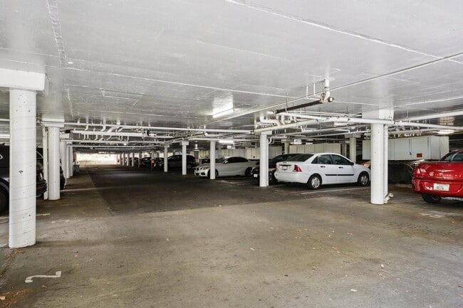 Building Photo - 370 Imperial Way