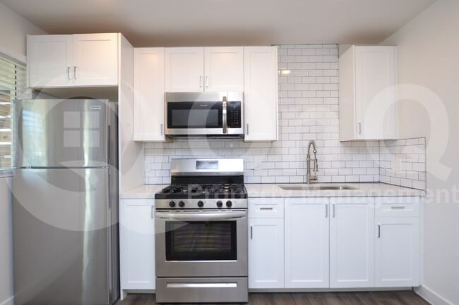 Building Photo - 1202 E Kaler Dr