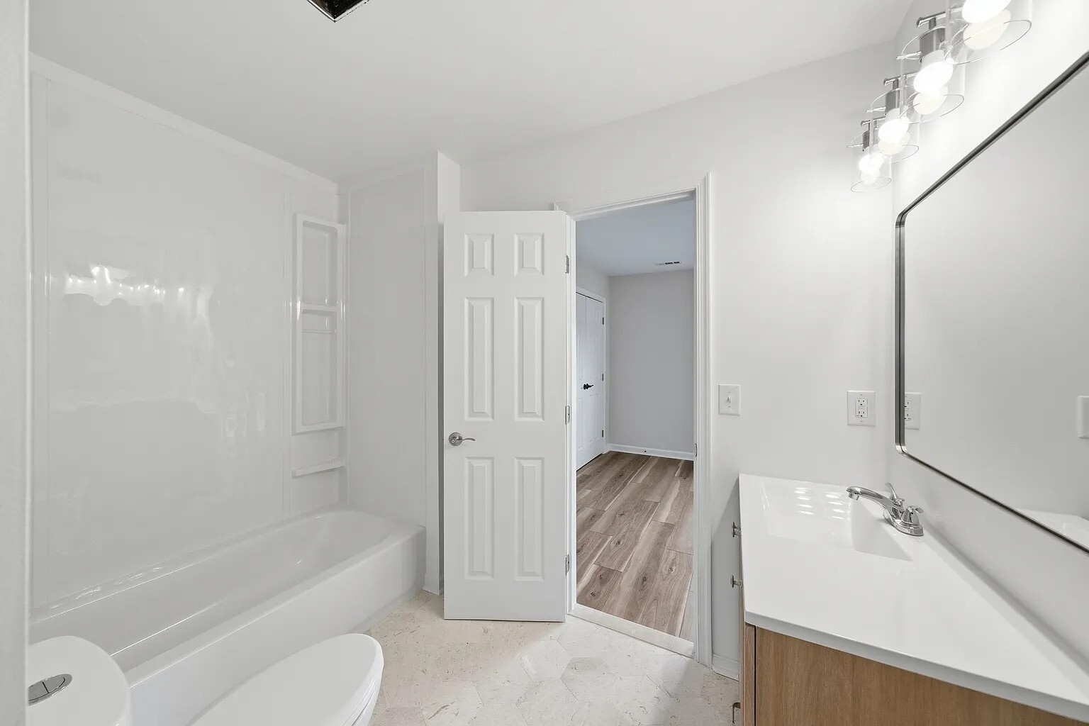 Building Photo - 207 Roundhouse Ct