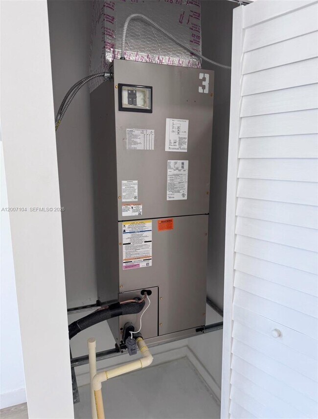 Building Photo - 950 79th Terrace